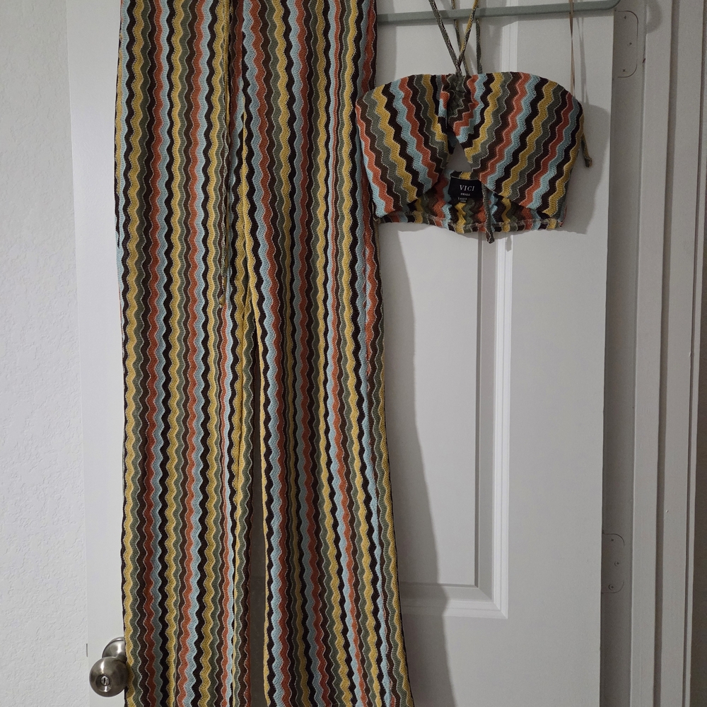 Vici Multicolor Zigzag Crop Top - image 1